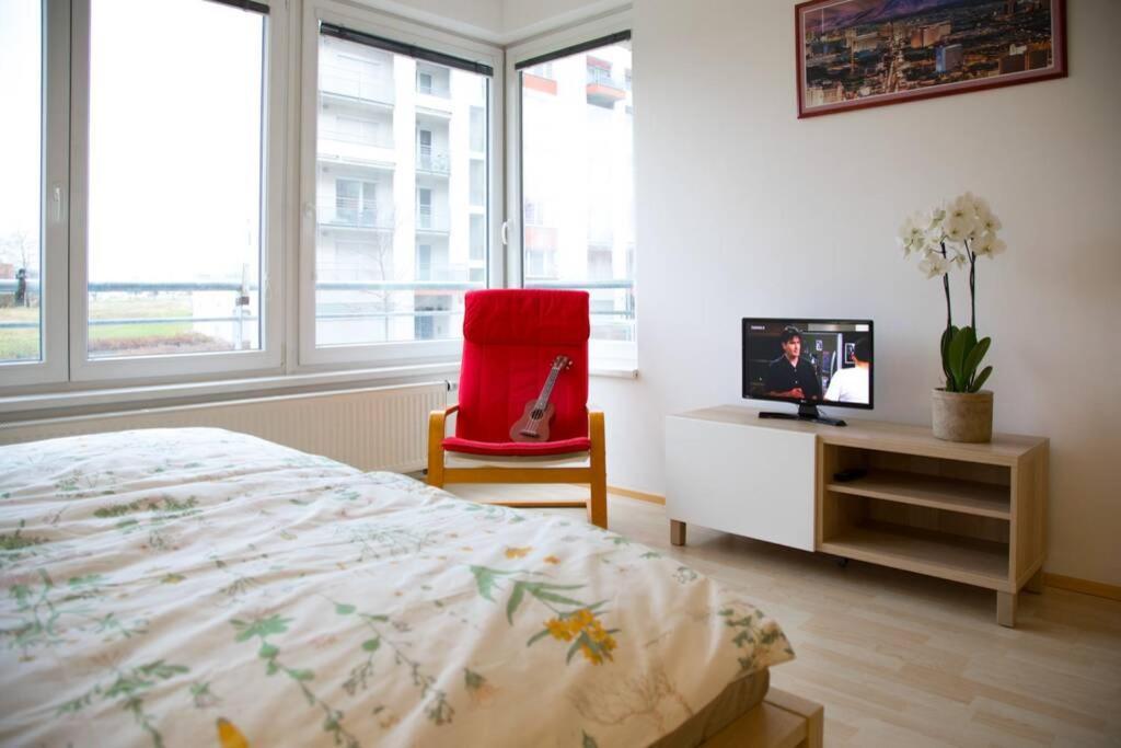 Modern Apartments - Airport 8Mins Prague Exterior photo
